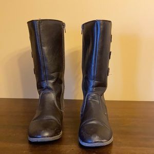 brown buckle boots